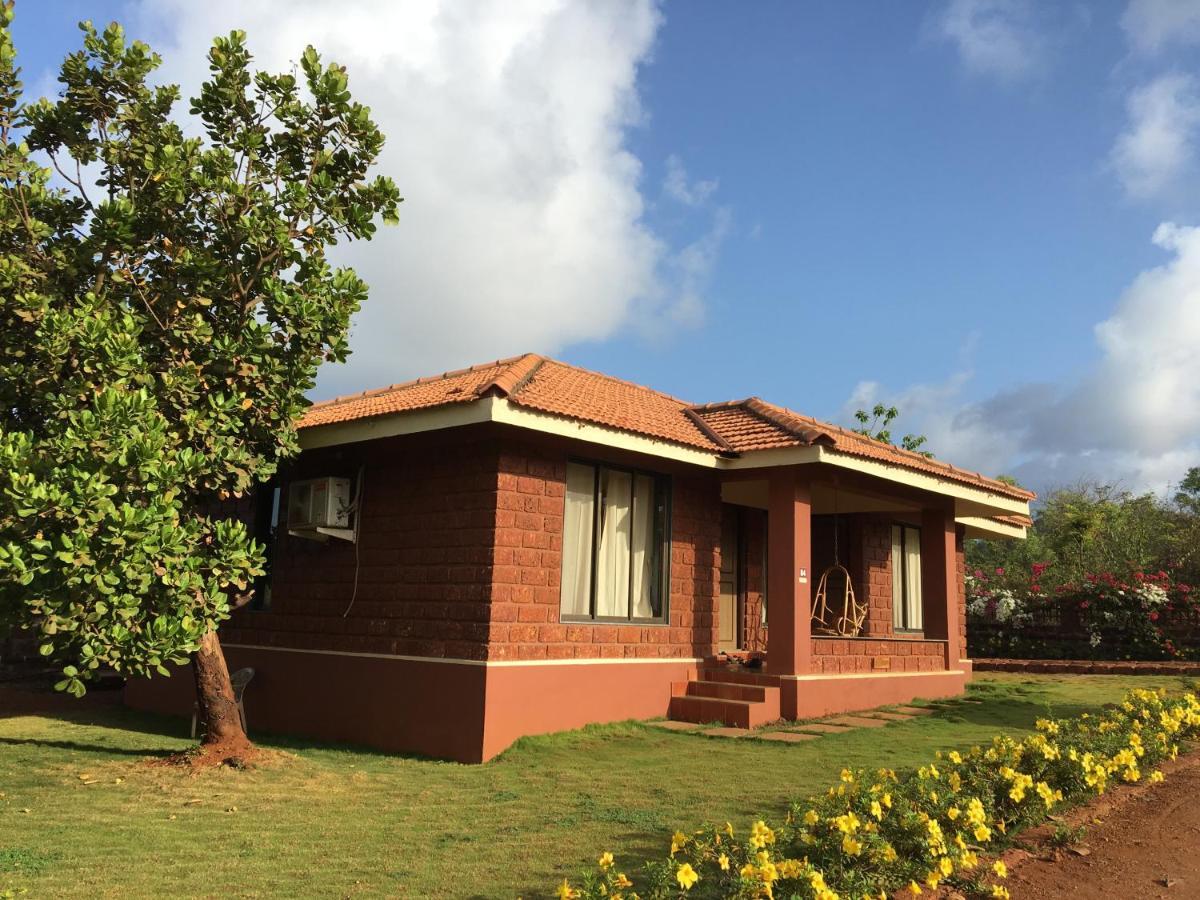 Regenta Resort Mango Village Guhagar Kudān Dış mekan fotoğraf