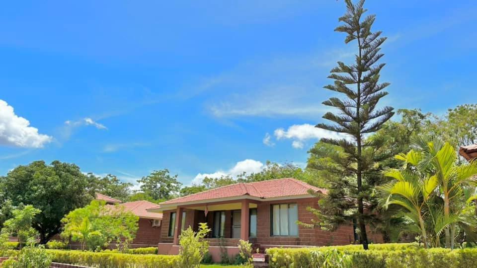 Regenta Resort Mango Village Guhagar Kudān Dış mekan fotoğraf